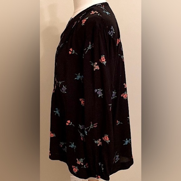 2/$30 Old Navy Black Red Floral Pin-tucked Long Sleeve Peasant Swing Blouse SZ L - Picture 7 of 10